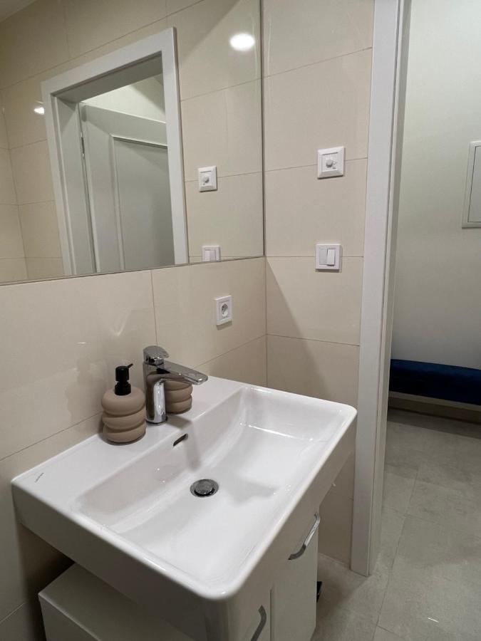 New Apartments Chain Florenc Praha Bagian luar foto