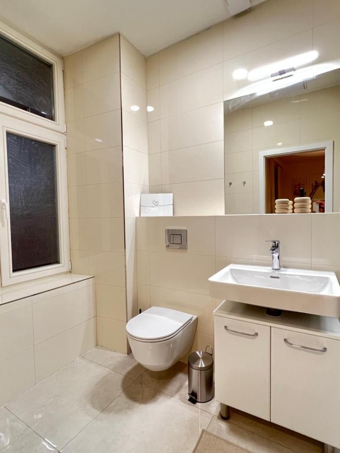 New Apartments Chain Florenc Praha Bagian luar foto