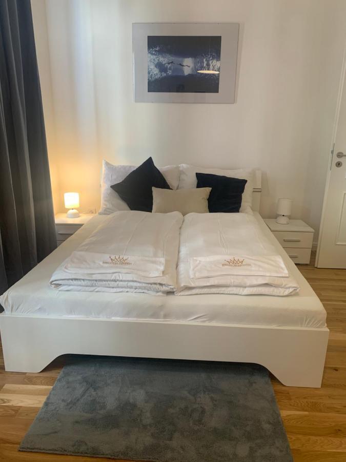 New Apartments Chain Florenc Praha Bagian luar foto