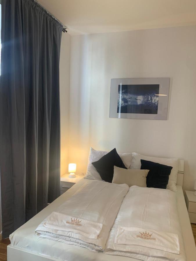 New Apartments Chain Florenc Praha Bagian luar foto